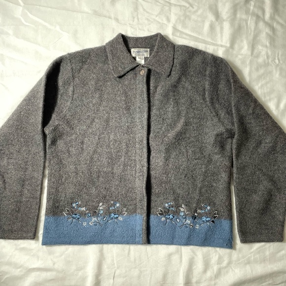 Vintage Pendleton Cardigan Women’s XL  Wool Gray Blue Floral Embroidery Boxy - Picture 1 of 6